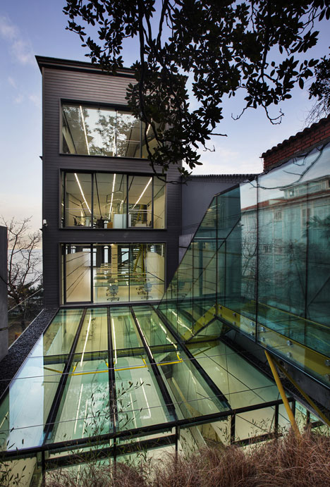 Dardanel-Administration-Building-Istanbul-Turkey-Alatas-Architecture-and-Consulting_dezeen_02